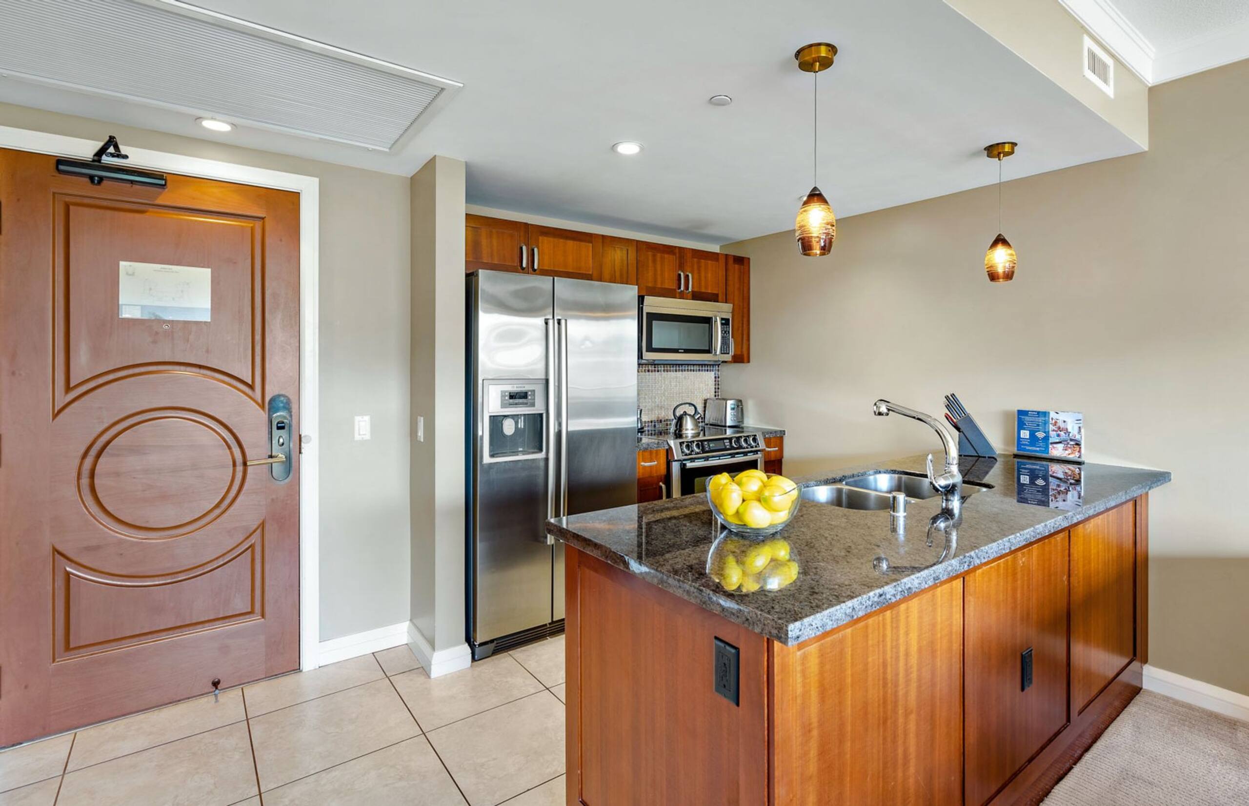 Condo in Lahaina · ★4.66 · 1 bedroom · 2 beds · 1 bath - Image 8