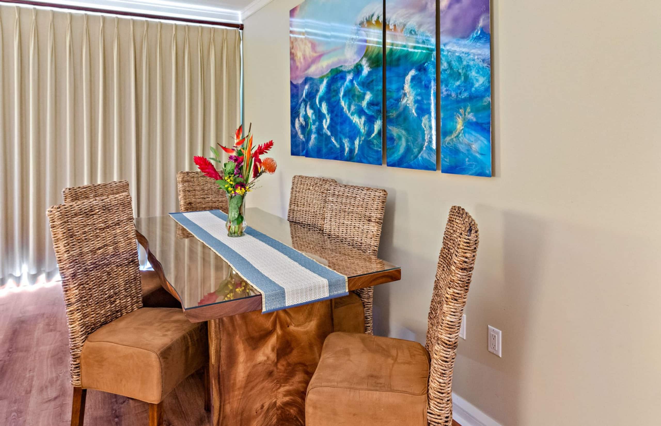Condo in Lahaina · ★4.95 · 2 bedrooms · 4 beds · 2 shared baths - Image 14