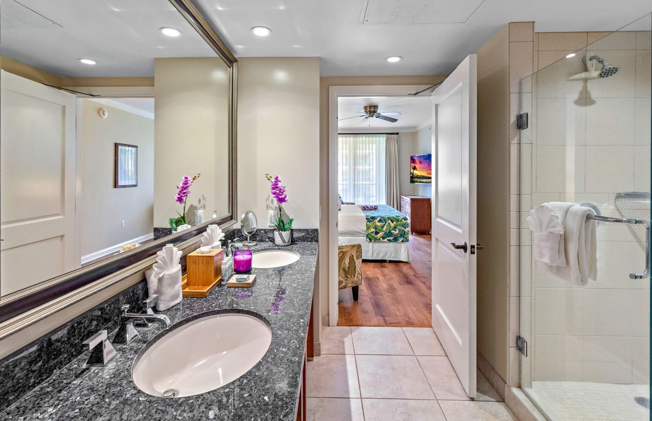 Condo in Lahaina · ★4.95 · 2 bedrooms · 4 beds · 2 shared baths - Image 31