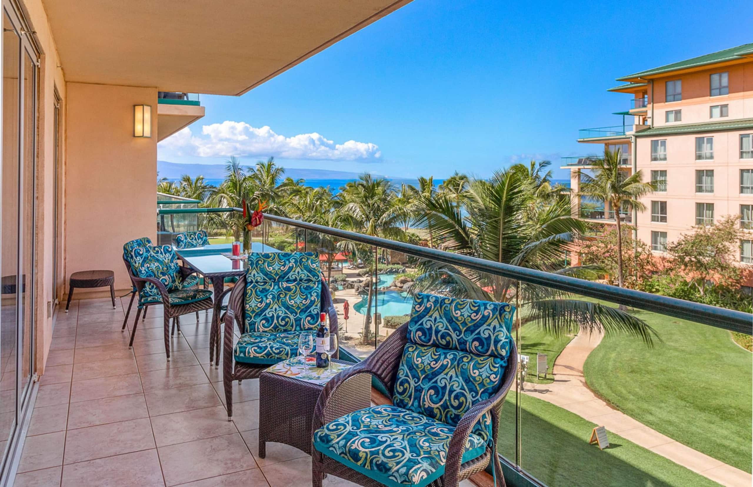 Condo in Lahaina · ★4.95 · 2 bedrooms · 4 beds · 2 shared baths - Image 4