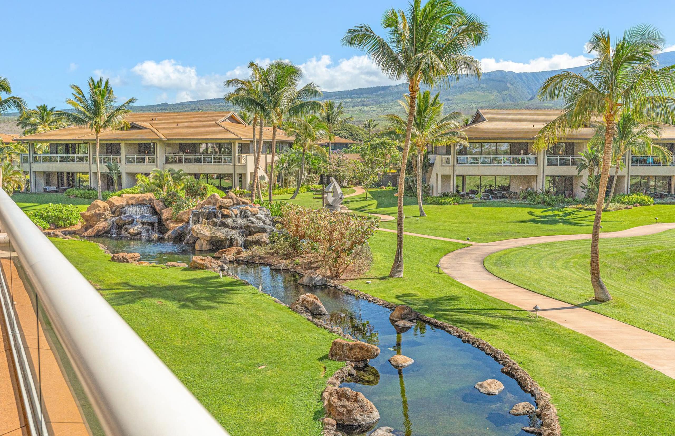 Condo in Lahaina · ★4.89 · 2 bedrooms · 3 beds · 1 bath - Image 12