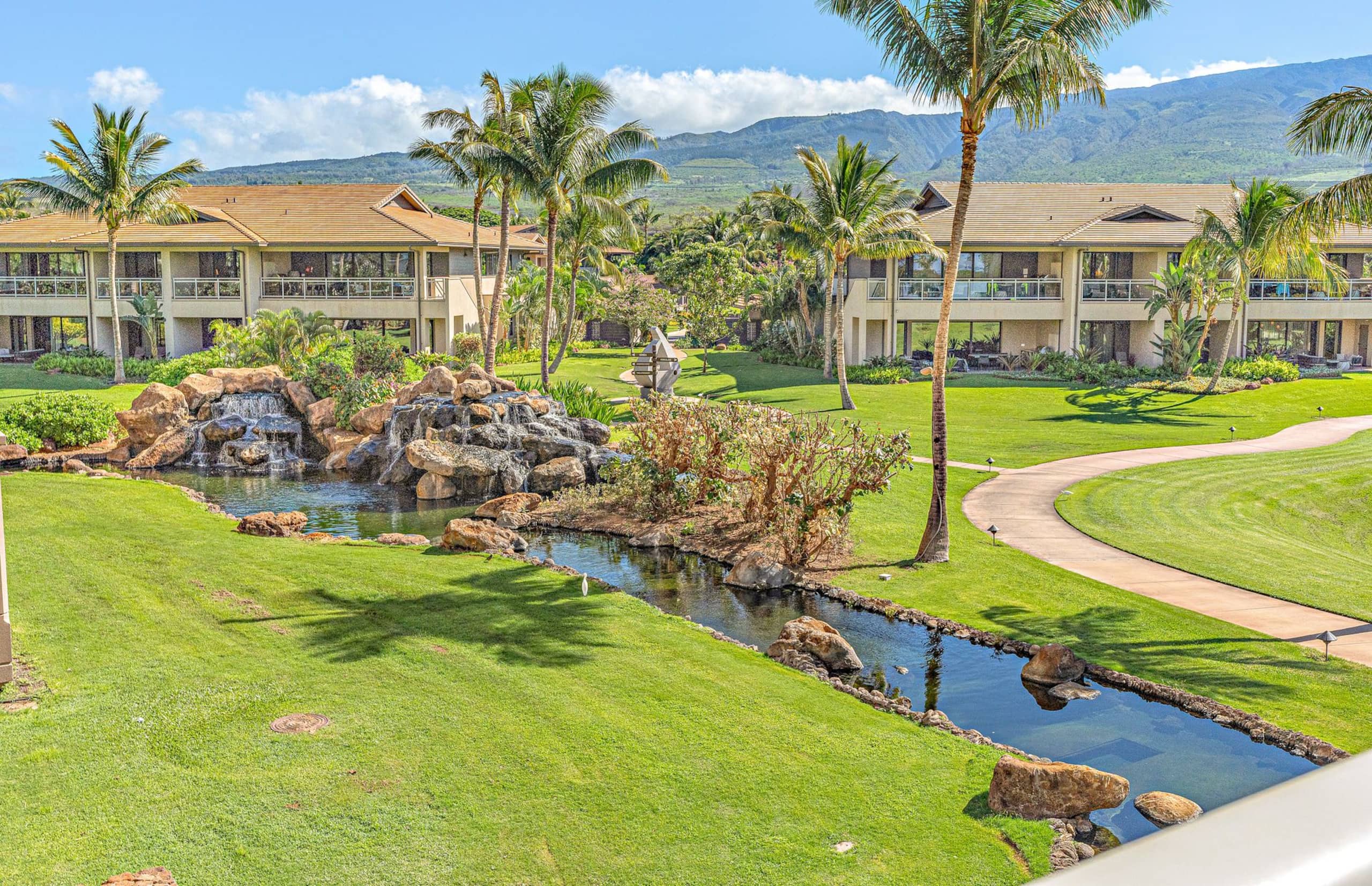 Condo in Lahaina · ★4.89 · 2 bedrooms · 3 beds · 1 bath - Image 28