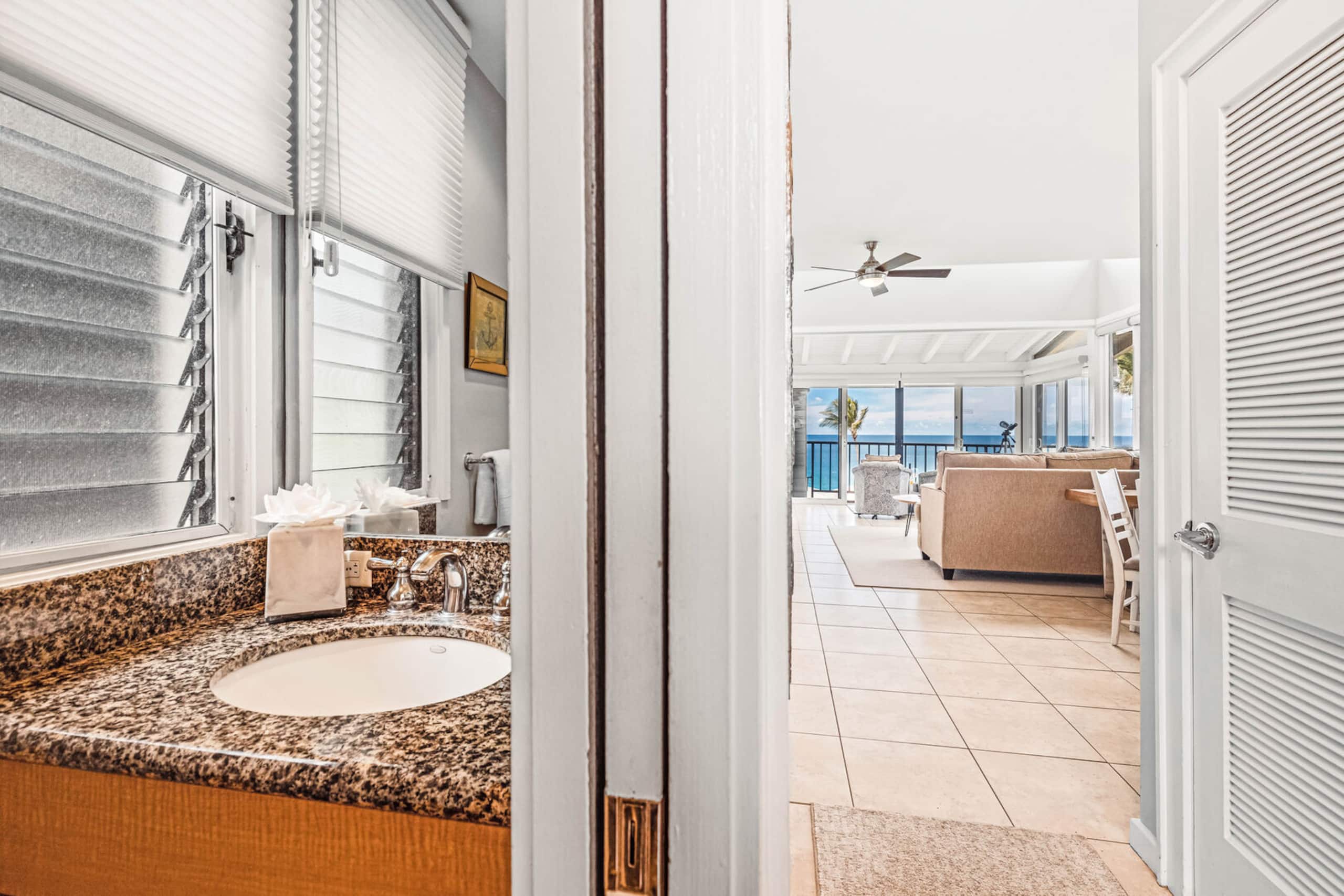 Condo in Lahaina · ★4.91 · 1 bedroom · 2 beds · 1.5 baths - Image 10
