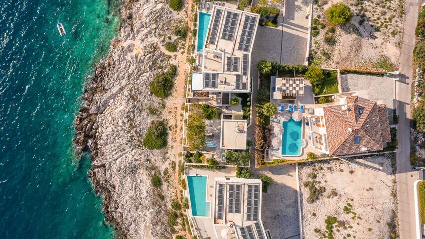 Luxury Beachfront Villa Castello Rogoznica – Pool