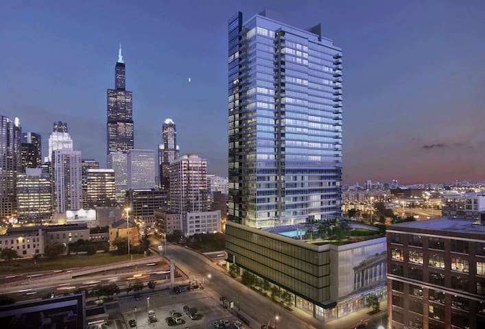 Million Dollar Views! Luxury Downtown Skyhouse!