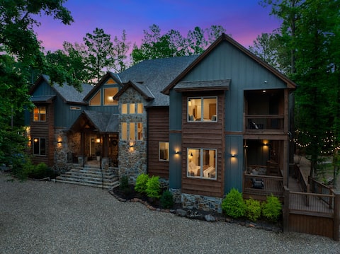 Thunder Creek Lodge- Sleeps 32!