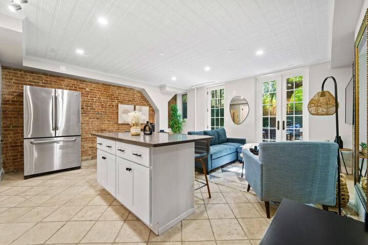 Family Brownstone w/ Private Backyard, Near Subway gallery image 4