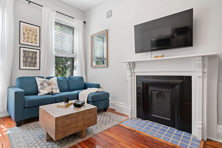 Historic 3-Bed Brownstone, near Trains