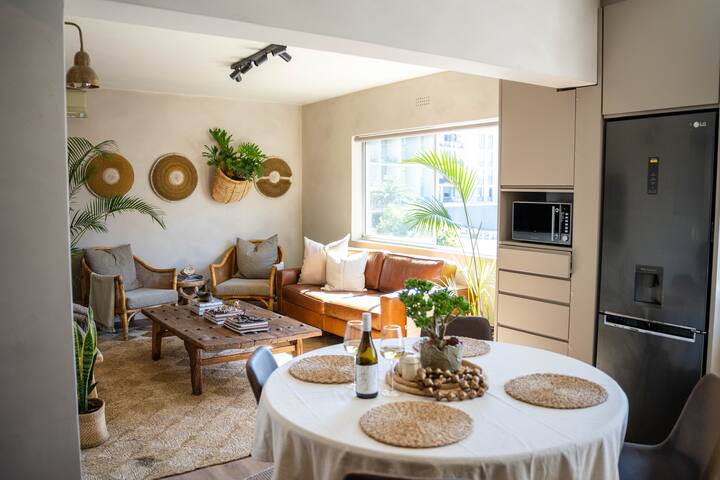 Chic two bedroom apartment – heart of Green Point gallery image 2