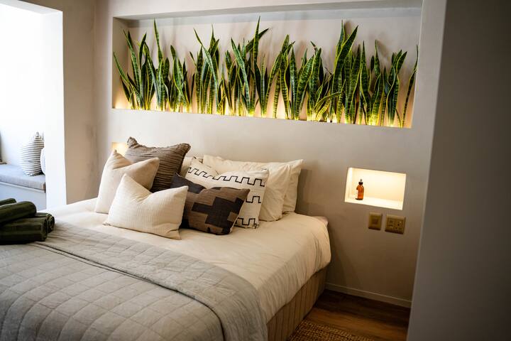 Chic two bedroom apartment – heart of Green Point gallery image 4