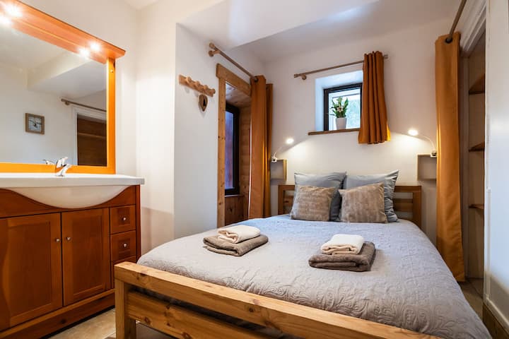 Spálňa 6 - 1 dvojposteľ  + umývadlo