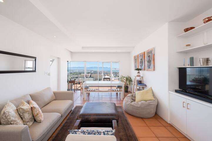 Coastal Haven Spectacular Views – No Load Shedding gallery image 2