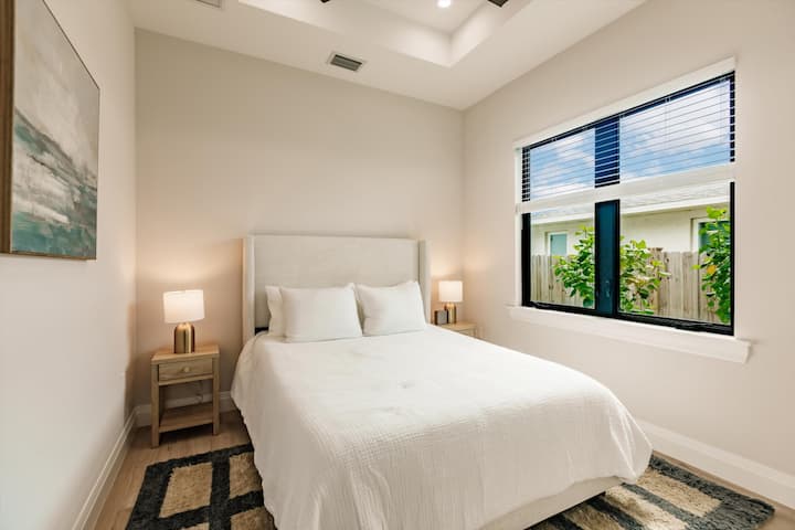 Dormitorio 3, rincón de lectura, cama tamaño queen