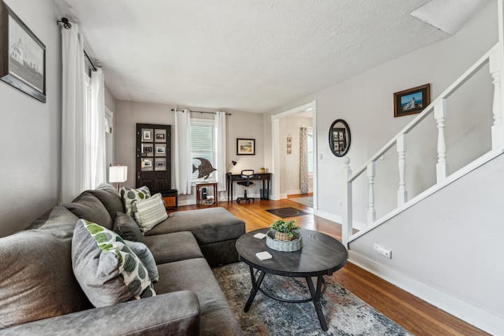 Charming Lakefront Home With Incredible Views! - Amherst, OH