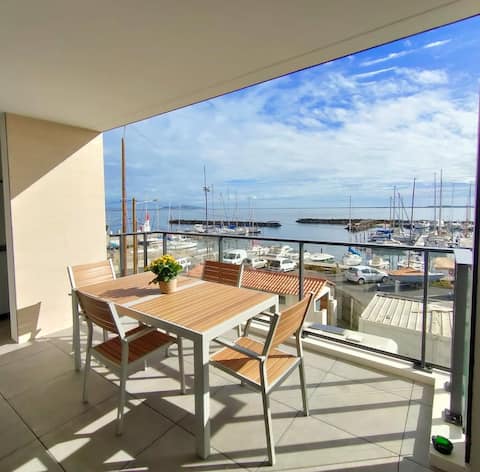 Top Airbnb: Exceptional bay views, modern and parking in Marseillan