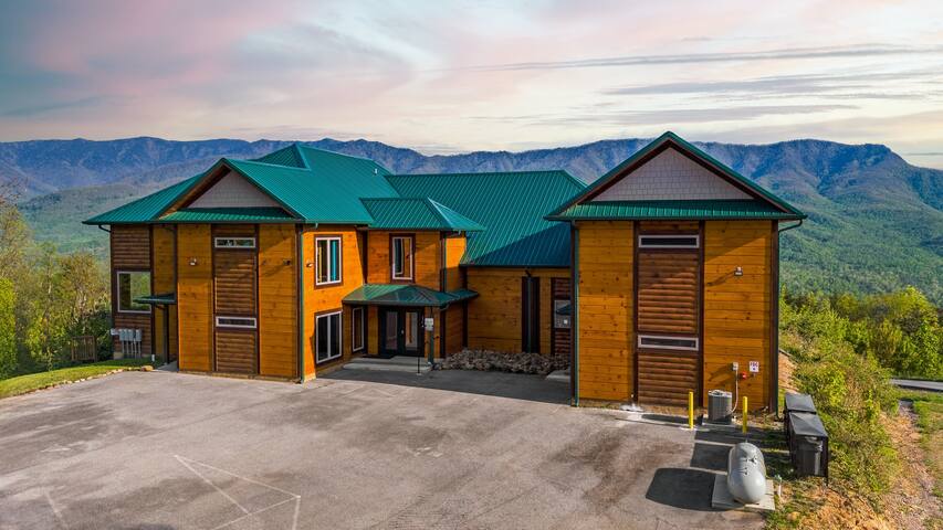 Heavenly Views Resort managed Airbnb listing 1