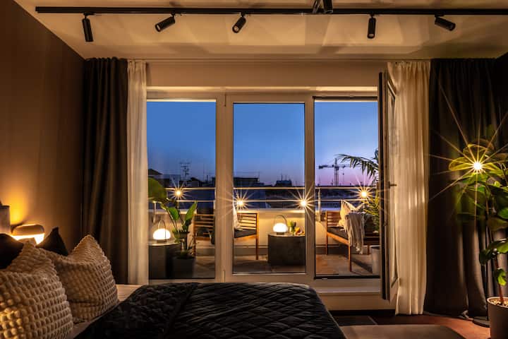 Turnkey | Central Apartment With Terrace - Prague