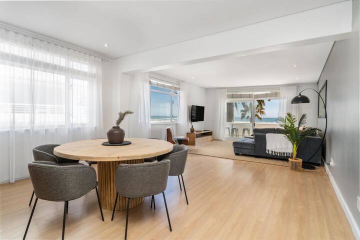 Large Beachfront Oasis 2Bed 2Bath | Back up power gallery image 4