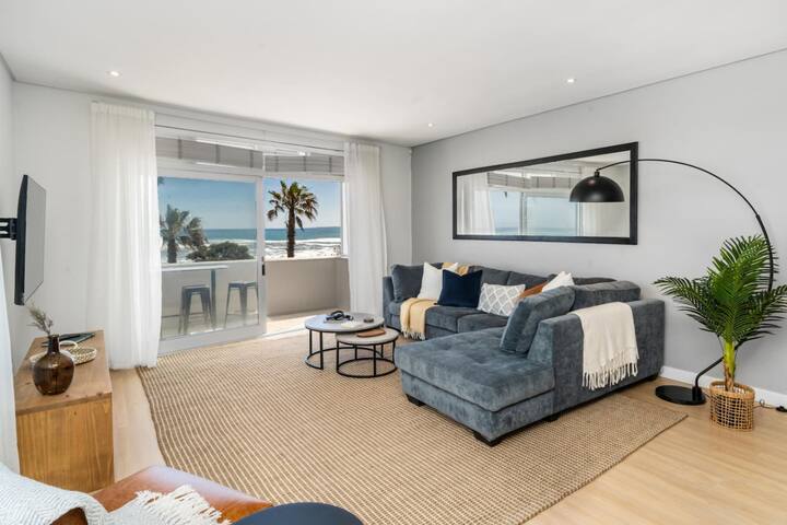 Large Beachfront Oasis 2Bed 2Bath | Back up power gallery image 3