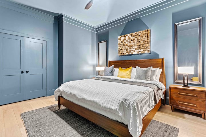 الطابق السفلي: دراسة جميلة/غرفة 6