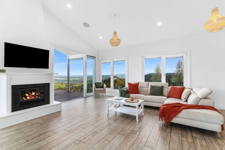 Skyline Views Yarra Valley’s Elevated Escape gallery image 2