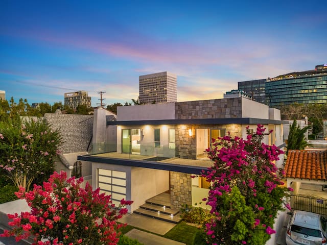 Timeless Escape in West Hollywood with Pool