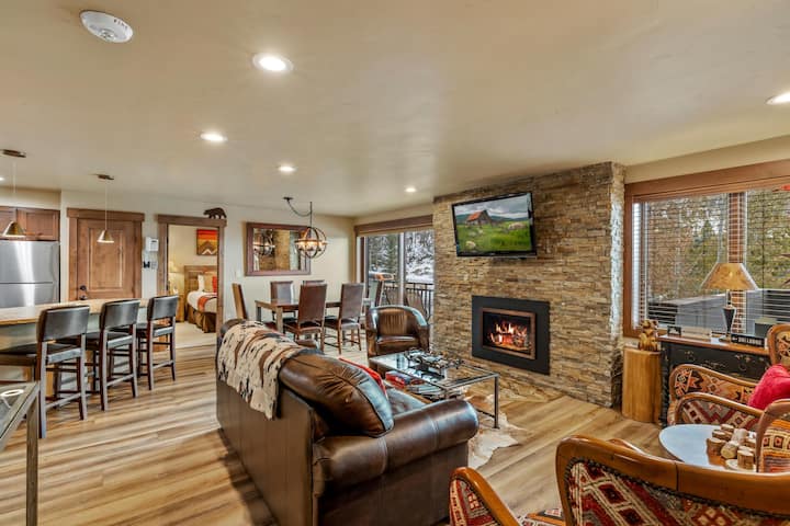 Bear Claw 311 Ski-in/out Condo + Ski Shuttle! - Steamboat Springs, CO