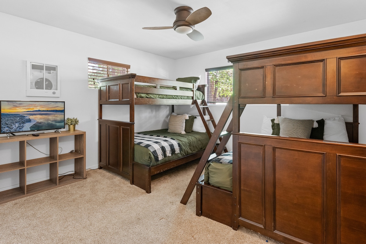 חדר שינה 2 – 2 מיטות קומתיים/זוגיות (4 ppl)