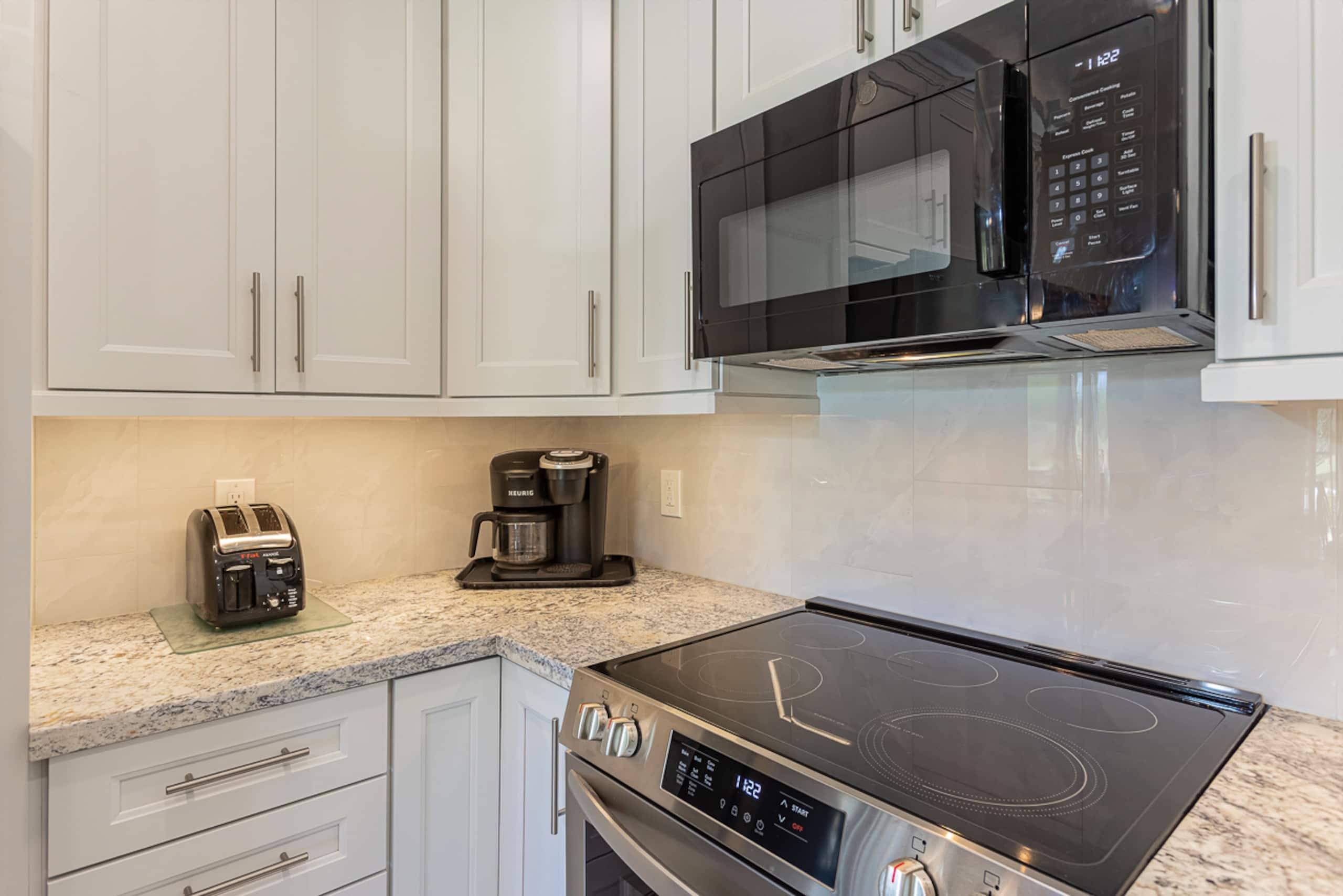Condo in Lahaina · ★5.0 · 2 bedrooms · 2 beds · 2 baths - Image 14