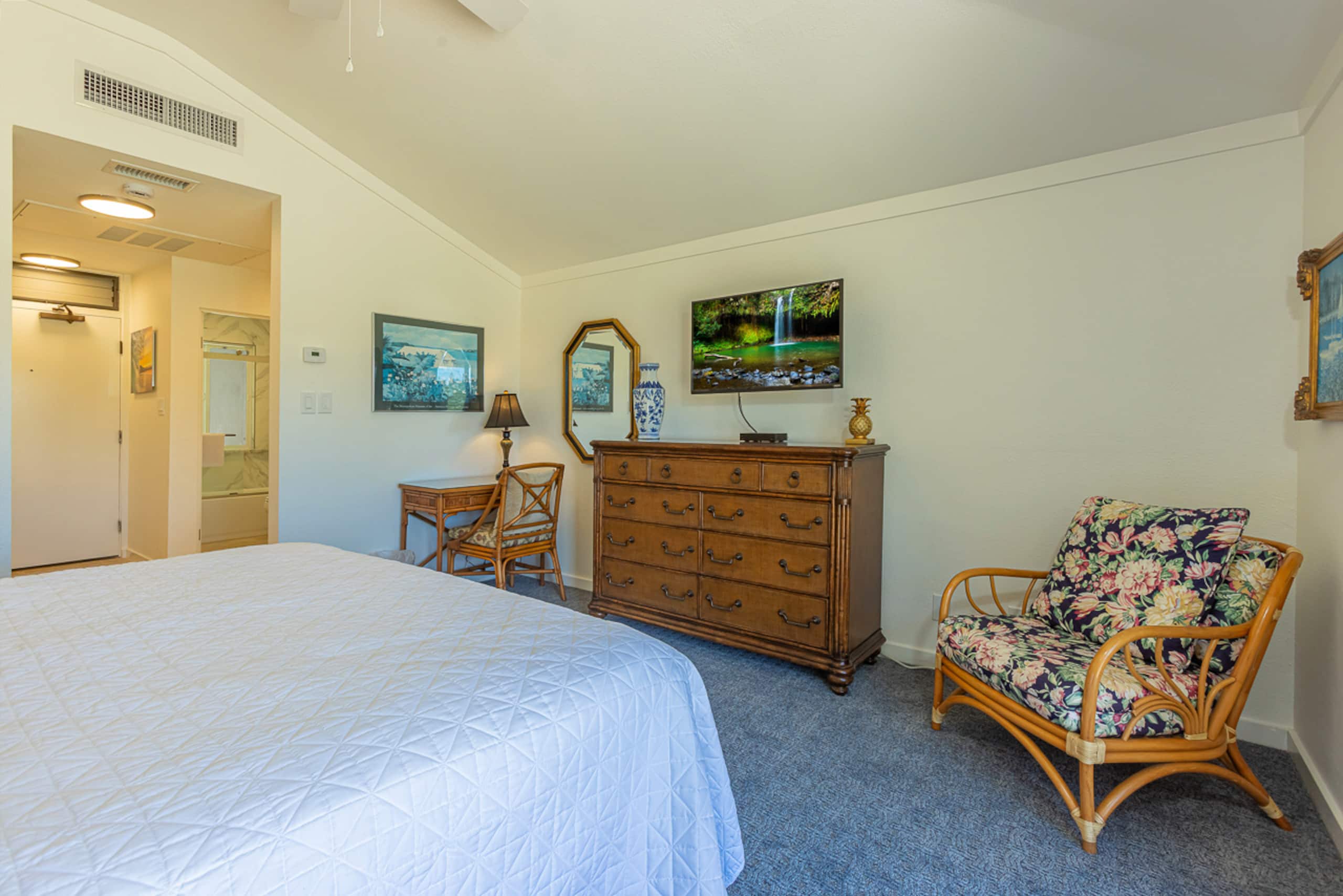 Condo in Lahaina · ★5.0 · 2 bedrooms · 2 beds · 2 baths - Image 25