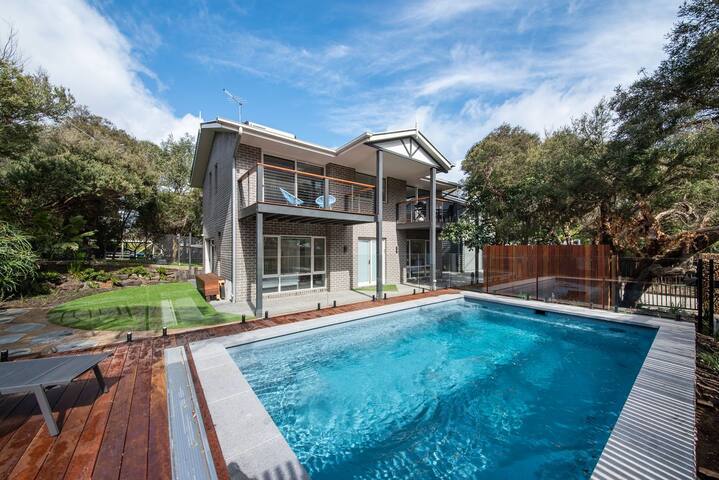 Gawalla Escape with Pool in Rye