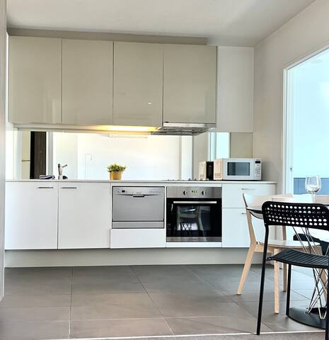 Dual Units in the Heart of CBD gallery image 3