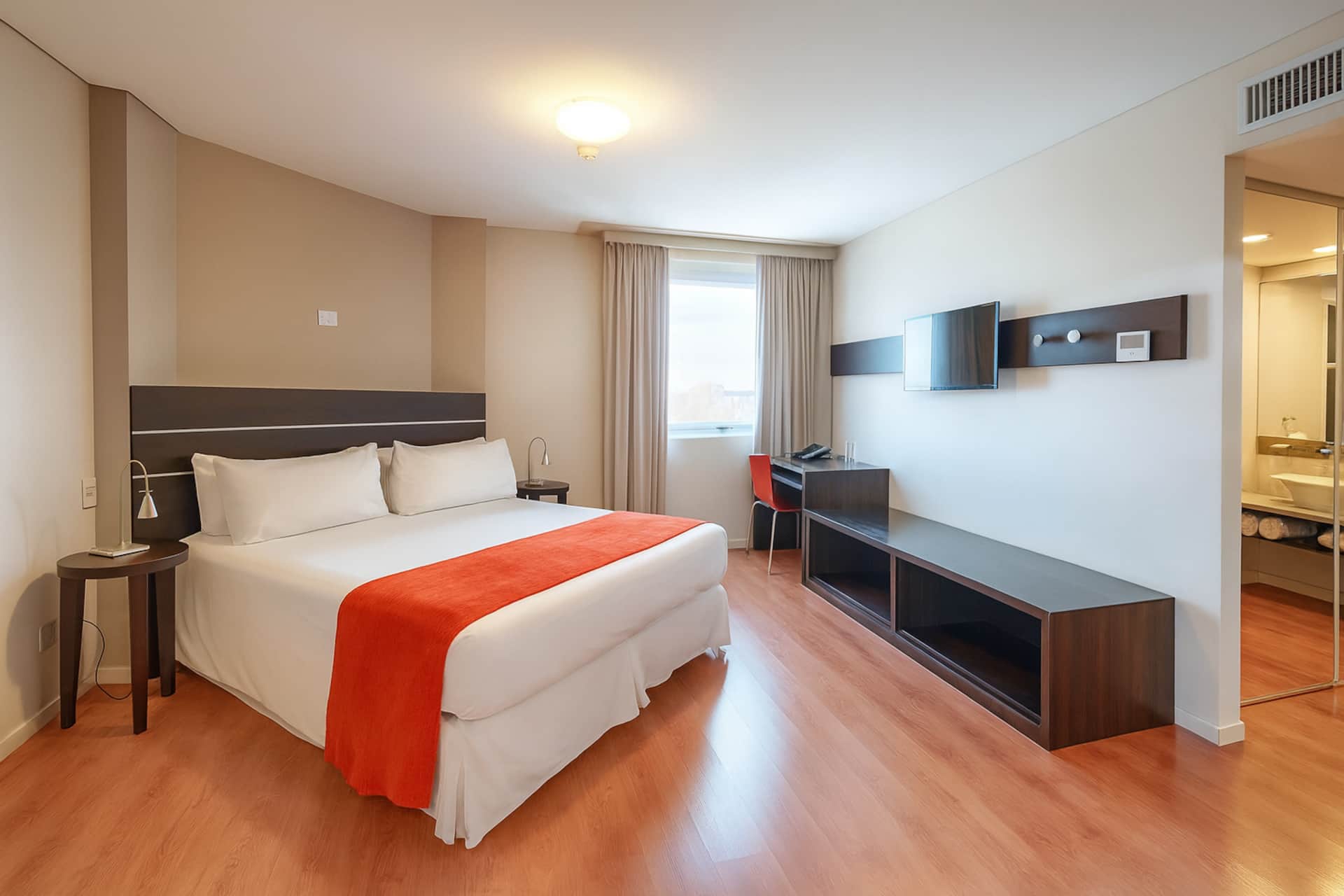 Room in hotel apartment in Monserrat