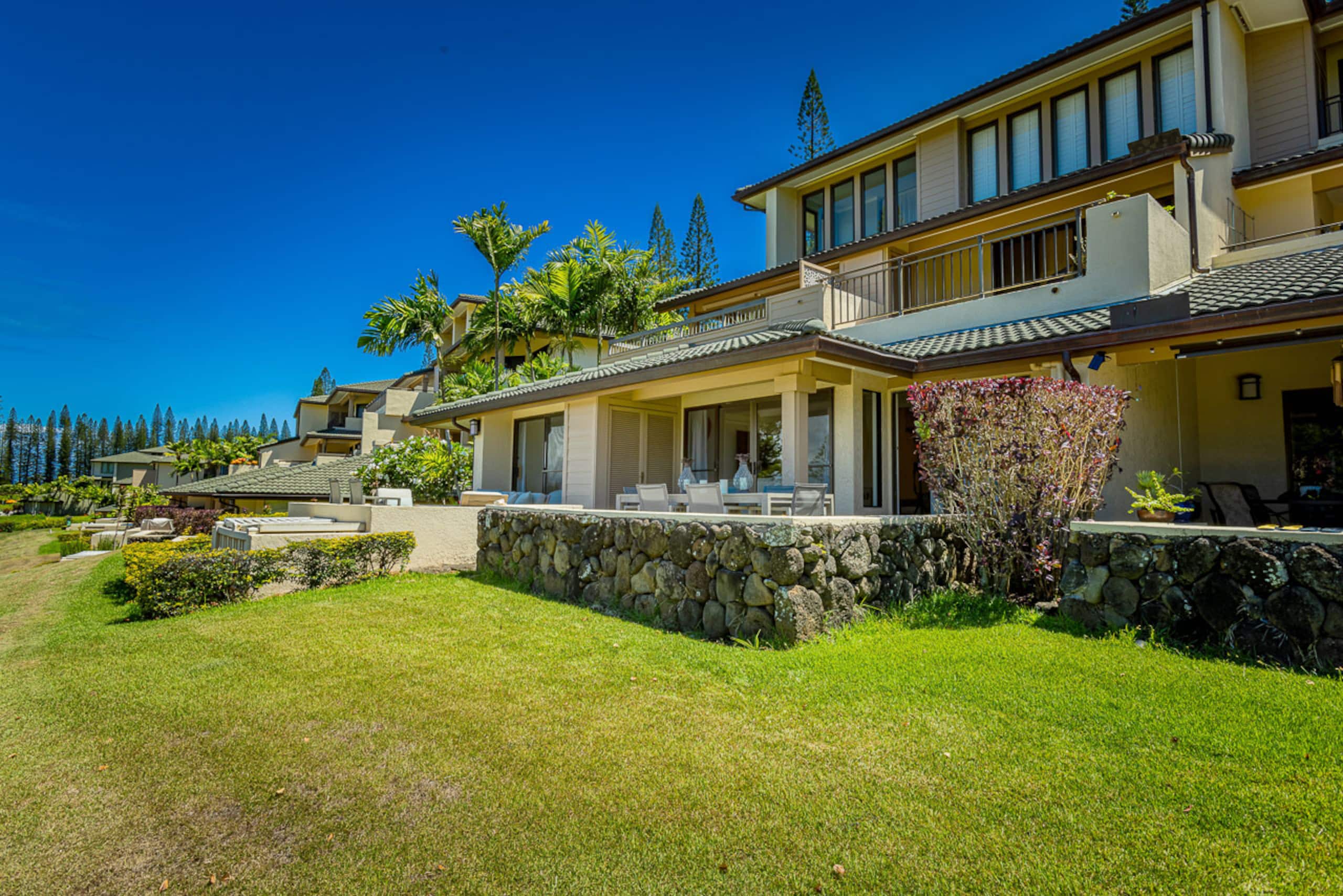 Condo in Lahaina · ★4.17 · 2 bedrooms · 4 beds · 2 baths - Image 59