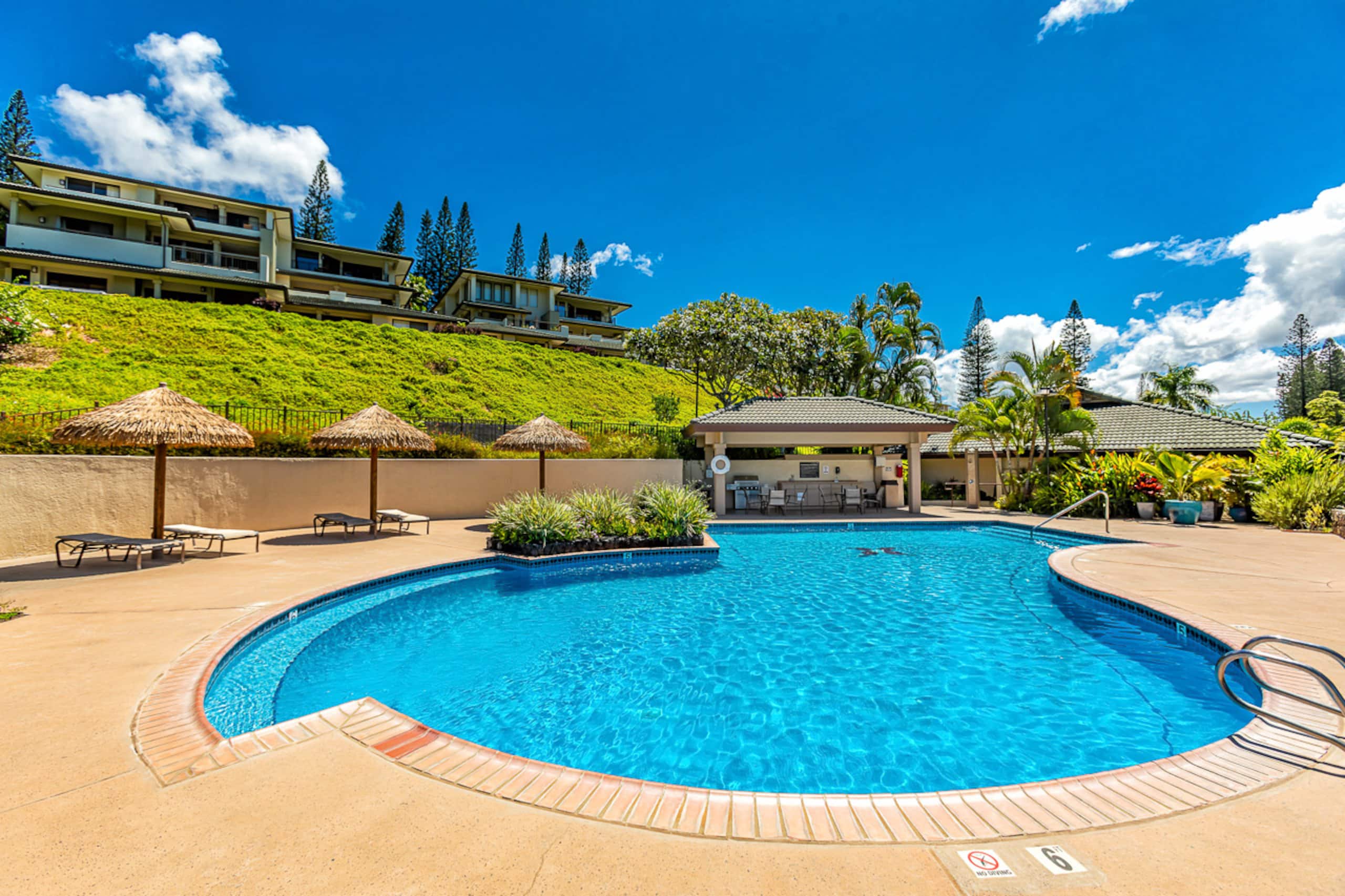 Condo in Lahaina · ★4.17 · 2 bedrooms · 4 beds · 2 baths - Image 43