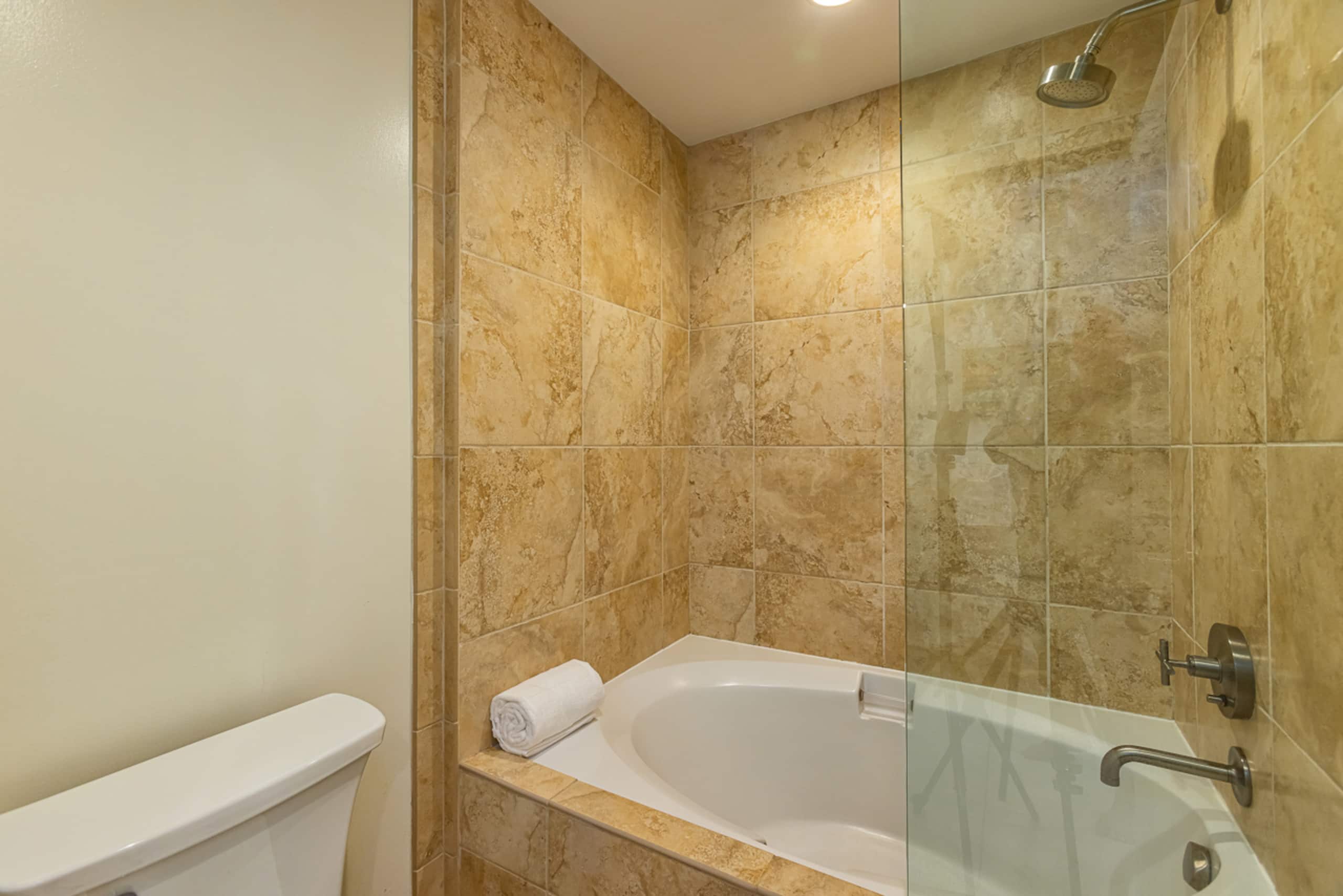 Condo in Lahaina · ★4.17 · 2 bedrooms · 4 beds · 2 baths - Image 35