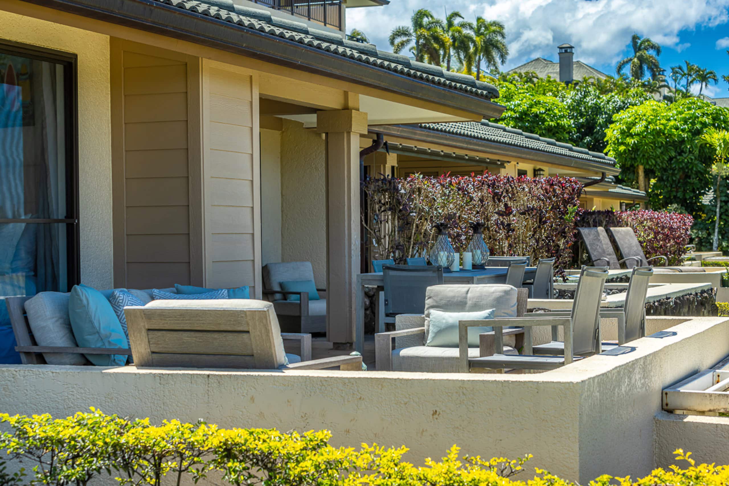Condo in Lahaina · ★4.17 · 2 bedrooms · 4 beds · 2 baths - Image 14