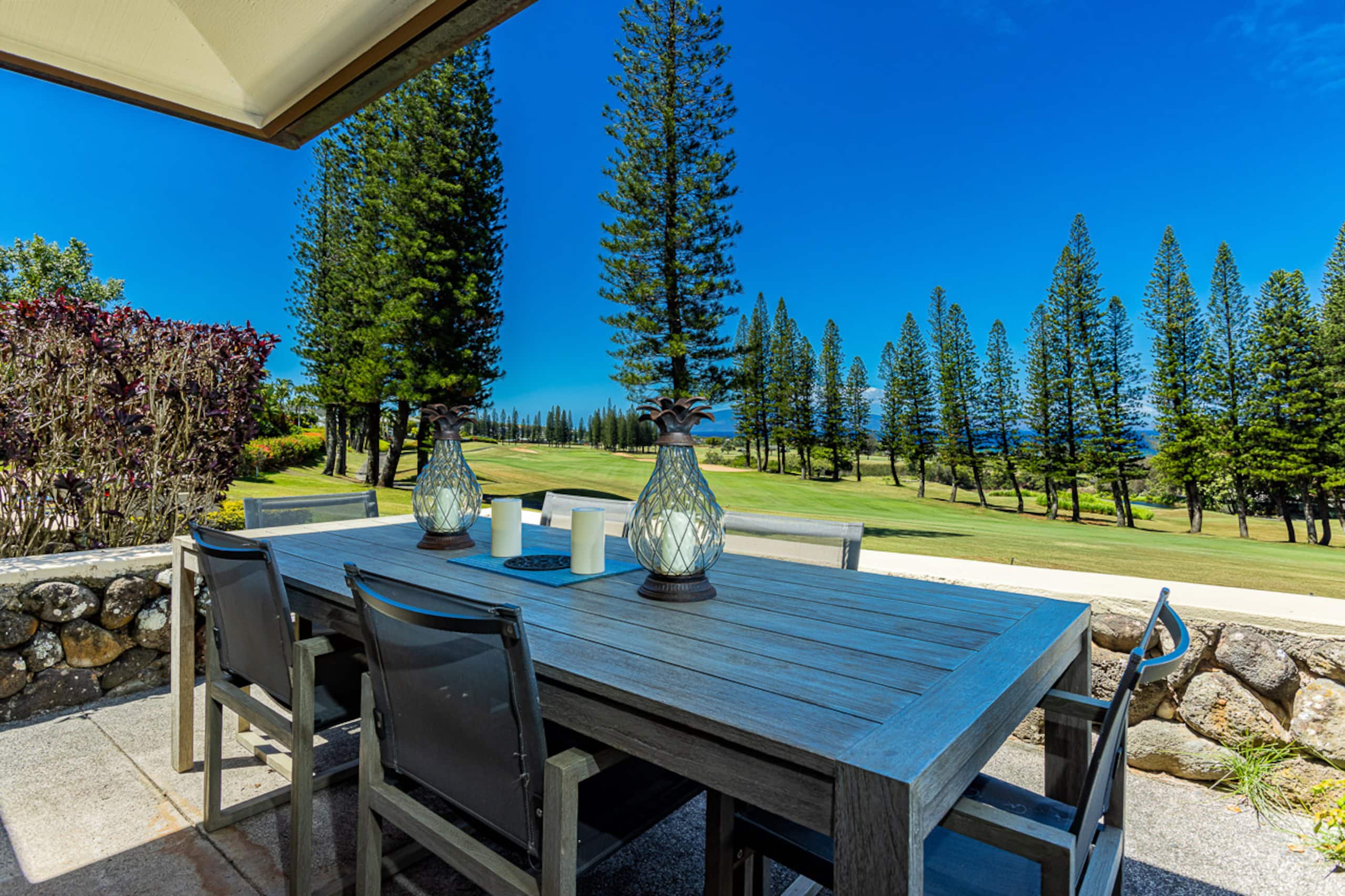 Condo in Lahaina · ★4.17 · 2 bedrooms · 4 beds · 2 baths - Image 9