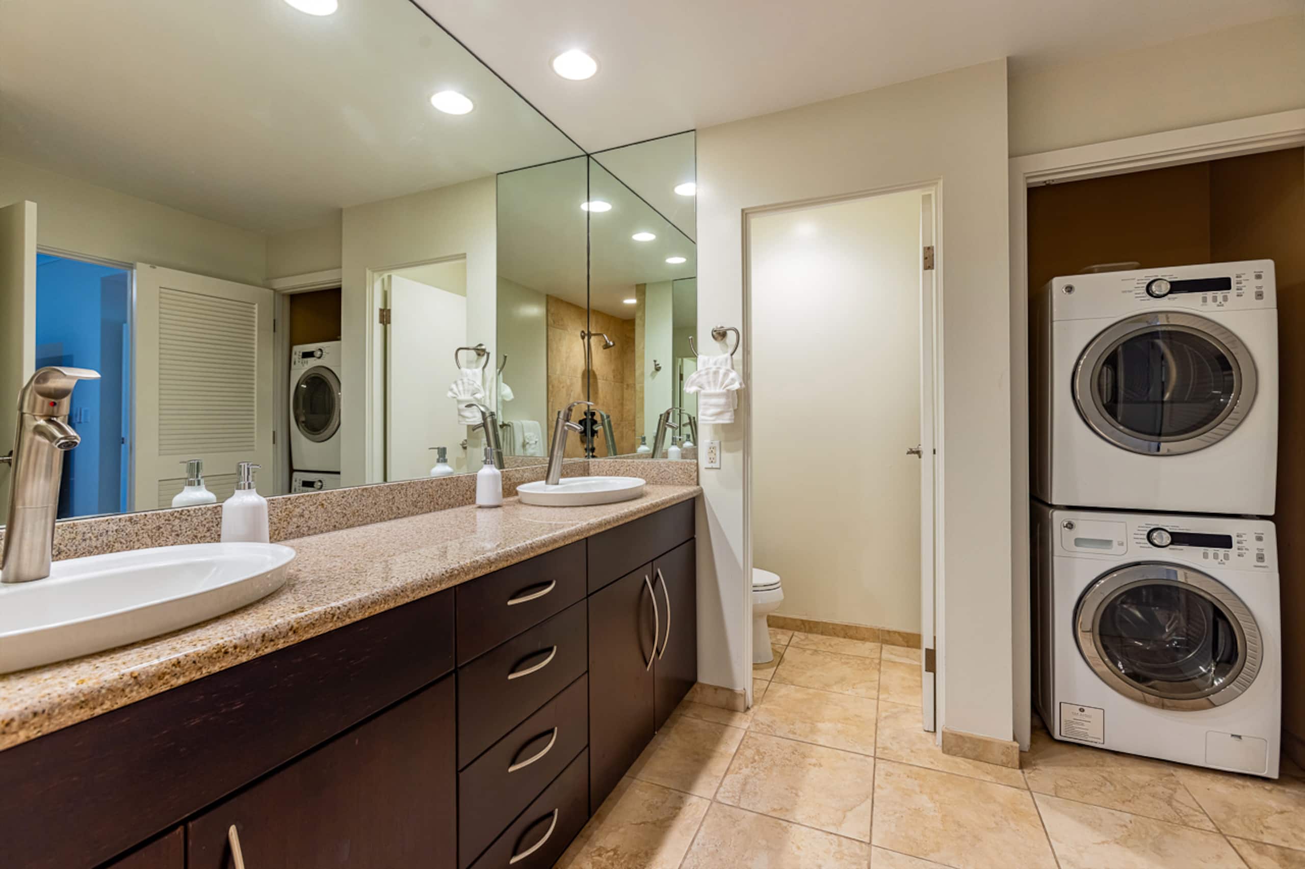 Condo in Lahaina · ★4.17 · 2 bedrooms · 4 beds · 2 baths - Image 29