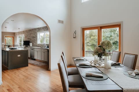 Hidden Ridge: Private Oasis w/ Pool, Hot Tub+Views