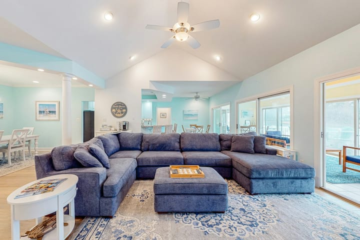 Scenic Canal Home: Pools, Sports & Dog Friendly! - Ocean Pines, MD