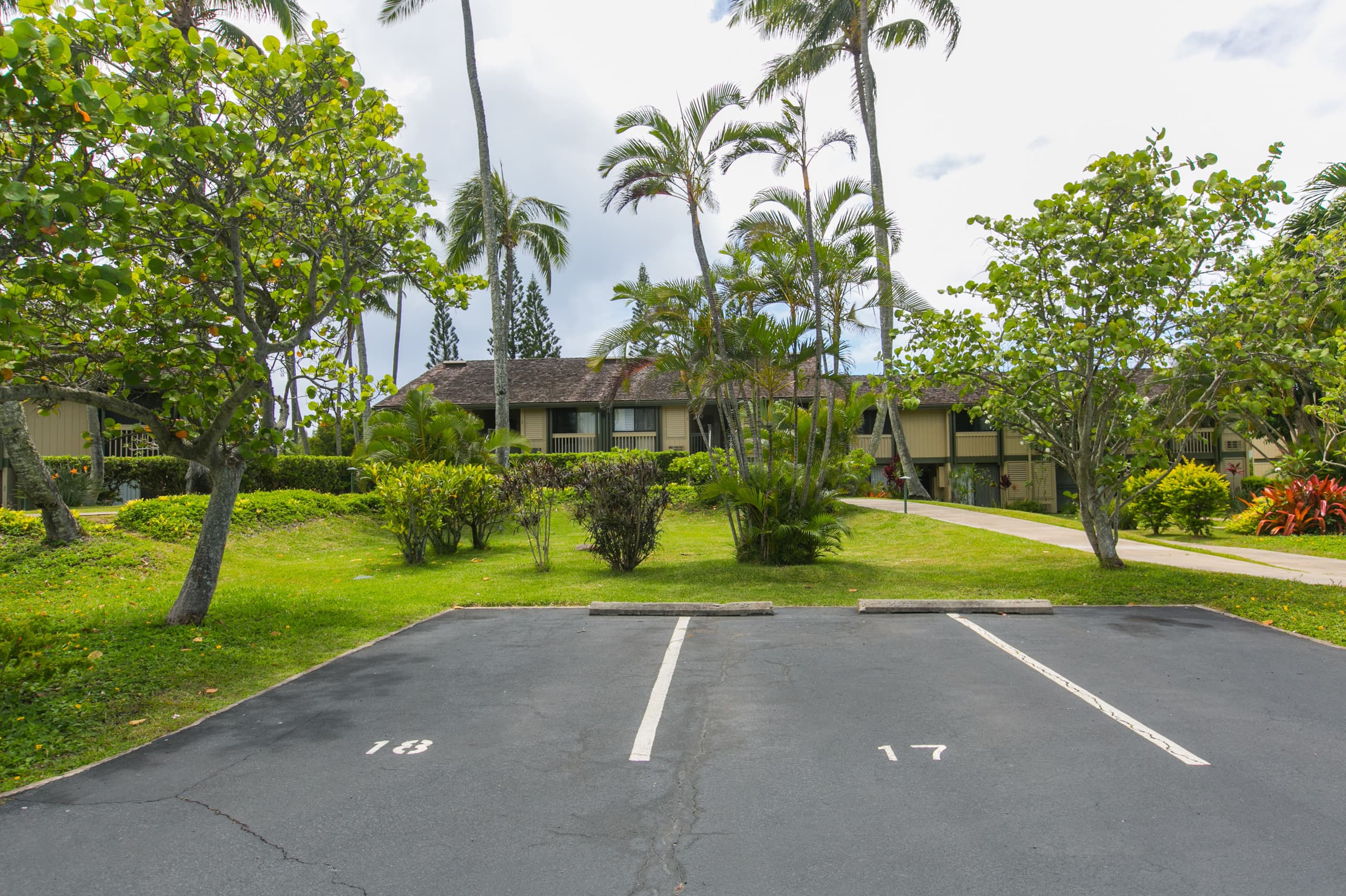 Condo in Kahuku · ★4.68 · 1 bedroom · 3 beds · 2 shared baths - Image 34
