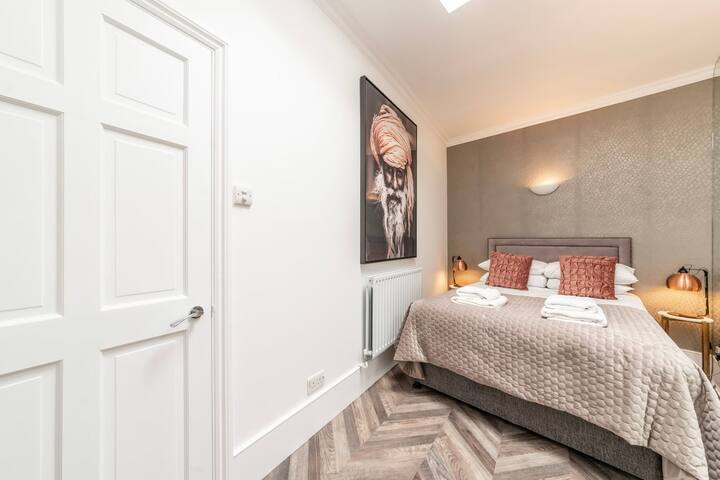 Private House Kensigton /Close to Chelsea Stadium gallery image 3