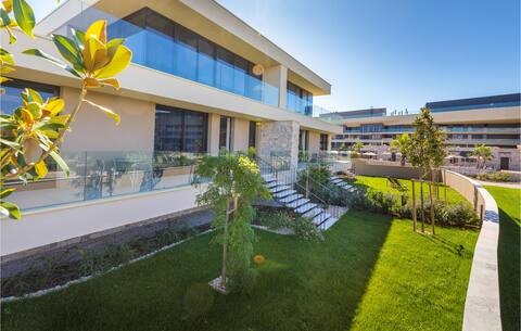 Cozy home in Savudrija with heated swimming pool