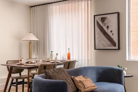 Sonder The Rideau | Two-Bedroom Apartment
