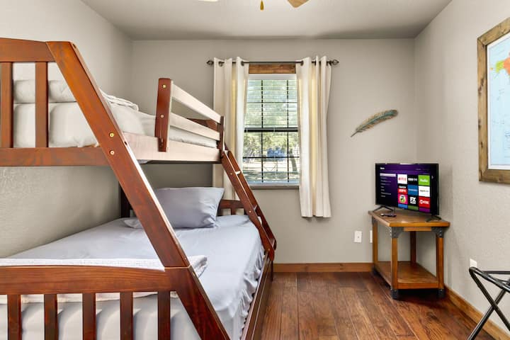 La chambre 3 dispose de lits superposés pour les enfants ou les « enfants dans l'âme » 