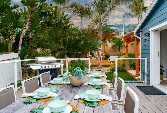 Outdoor Haven with Spa, Sauna, Walk to LJ Shores gallery image 2