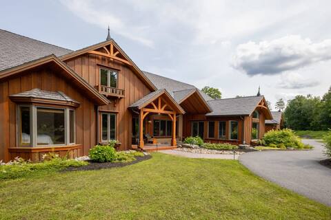 Semi-Private Lake - Hot Tub - Elegant - Spacious