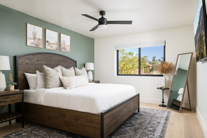 Bedroom 4 - King bed
