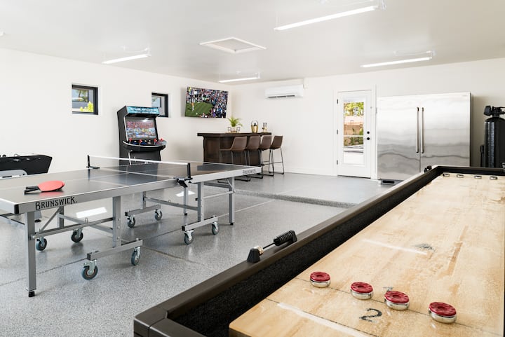 Charming Desert Retreat w/ pickle-ball, gym - Scottsdale